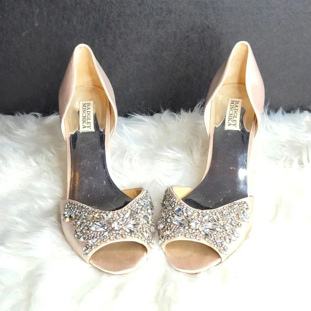 BADGLEY MISCHKA Candance Ivory Satin Heel Pump Size 11